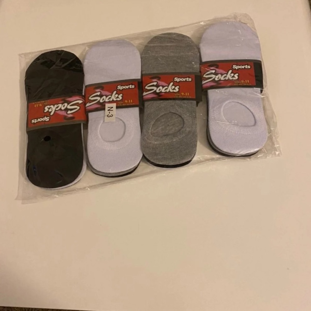 - 12 pair women low cut socks